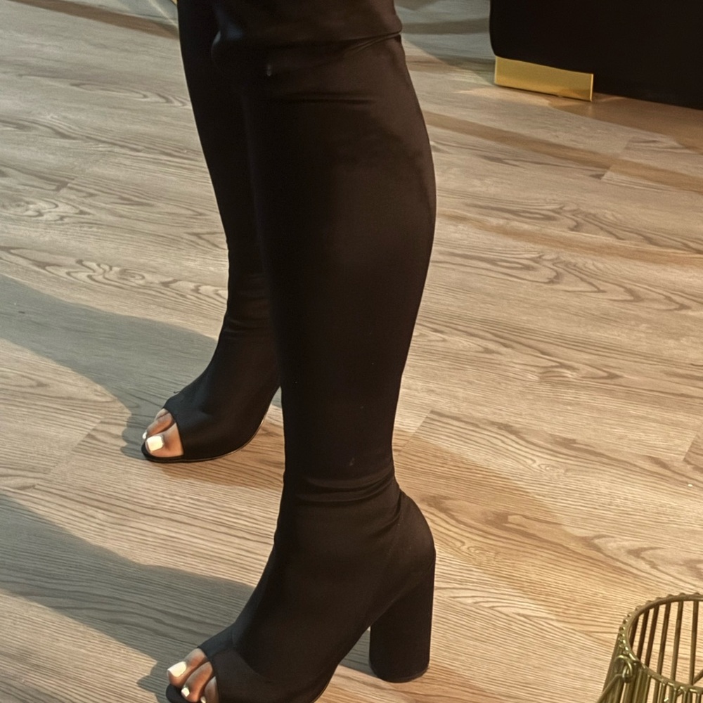 LUXE TO KILL Sexy Black Peep-Toe Heeled Boots